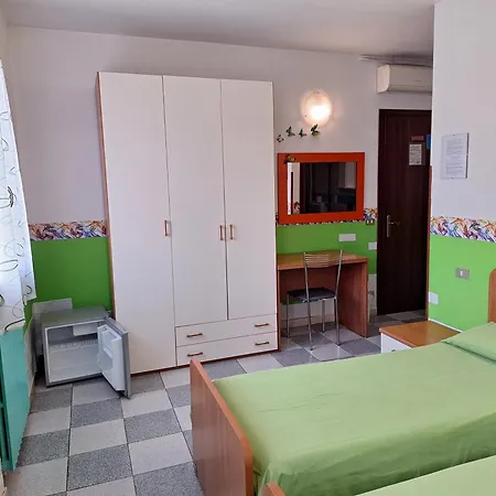 阿菲特卡都莫利酒店 3* 蒙瑟里奇